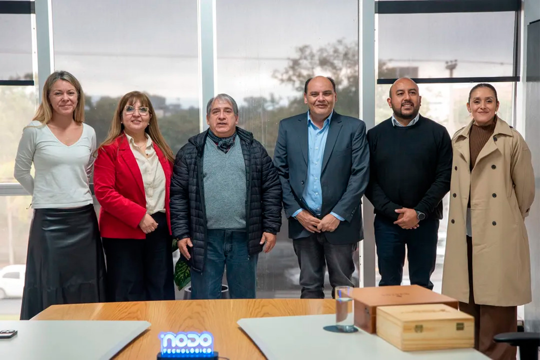 Saadi homenajeó a Ricardo Guzmán, un empleado municipal con 41 años de servicio