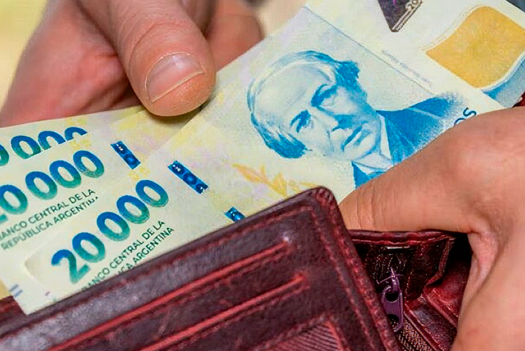 La economía cayó de nuevo en julio, mientras los créditos llegan a un costo real de casi 1.000%