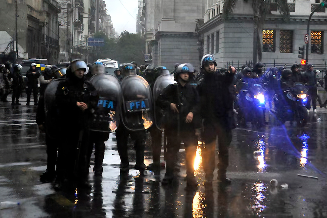 Marcha contra la Ley de Propiedad Privada: incidentes, heridos y 11 detenidos frente al Congreso