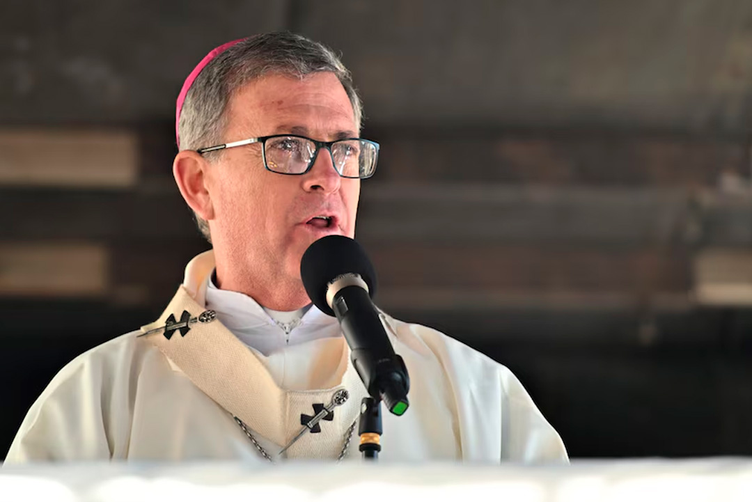 El arzobispo García Cuerva cuestionó en San Cayetano a los dirigentes que "hablan de los pobres" pero "se dan la buena vida"